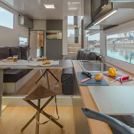 Exclusivas Vistas Al Mar En Casa Barco, Pleno Centro, Terraza, Parking