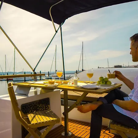 Exclusivas Vistas Al Mar En Casa Barco, Pleno Centro, Terraza, Parking